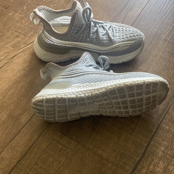 Children's sneakers, size 29, inner length 195 - Picture 2 of 2